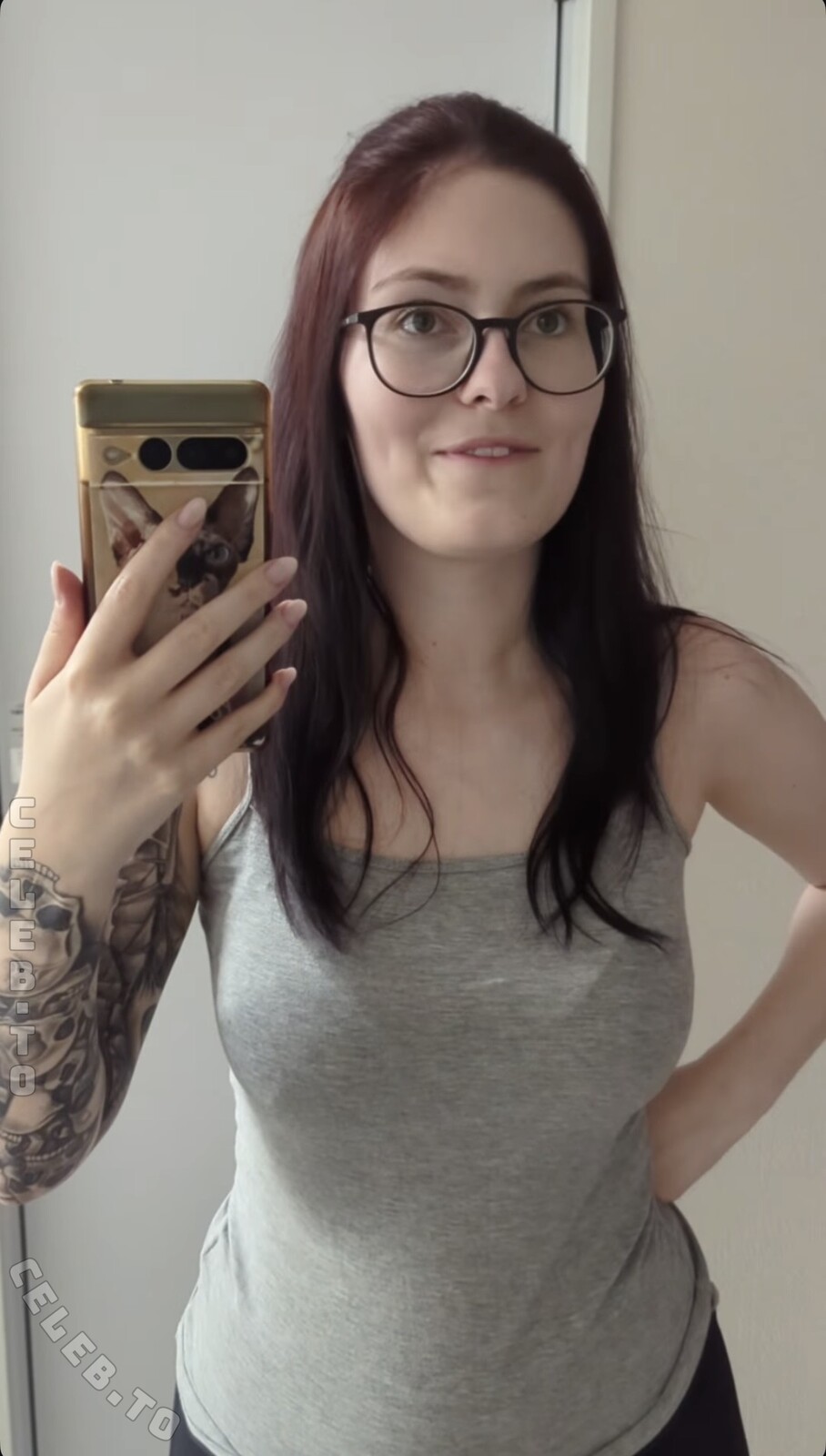 Kimis Exploring nude photo 2