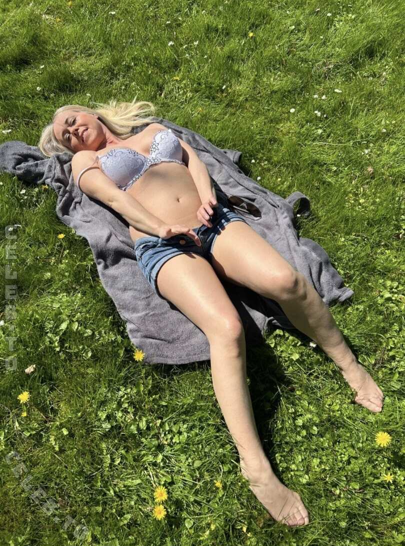 kim.love nude photo 8