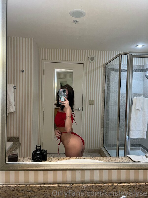 Kinsley Wyatt nude photo 7