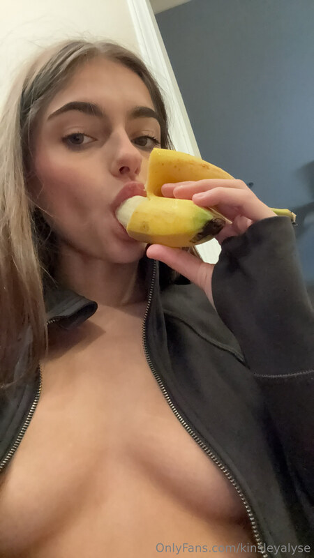 Kinsley Wyatt nude photo 24
