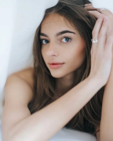 Kinsley Wyatt nude photo 11