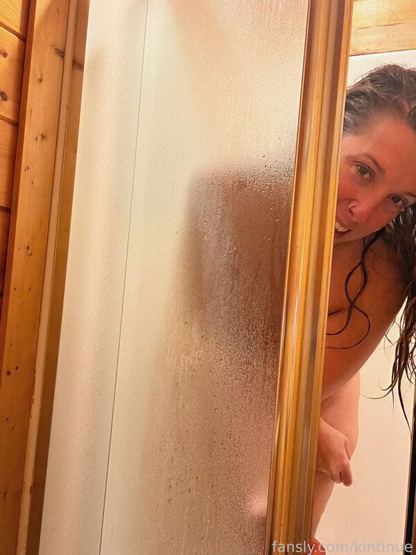 Kintinue nude photo 4