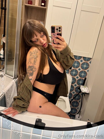 Kira Clark nude photo 44