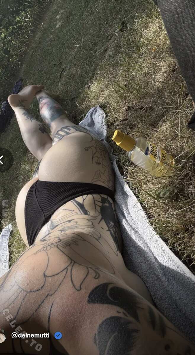 Kira-Julie nude photo 3