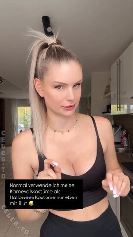 Kira Karambole nude photo 11