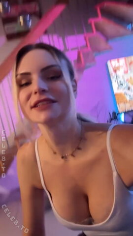 Kira Karambole nude photo 10