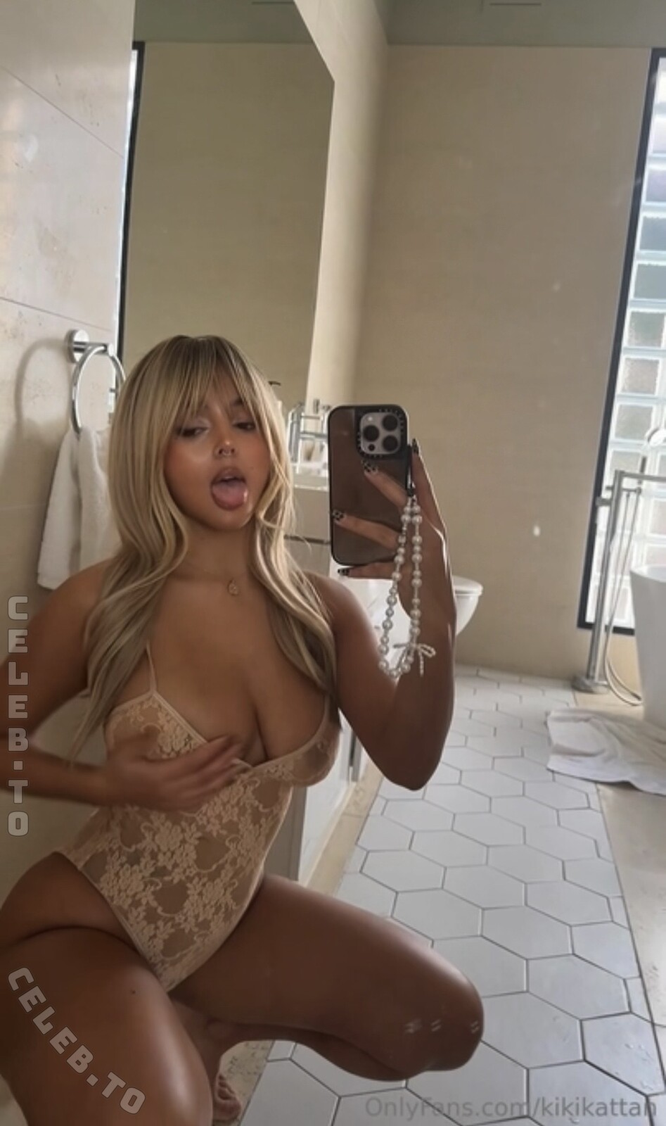 Kira Kattan nude photo 2