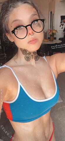 Kira Kosarin nude photo 32
