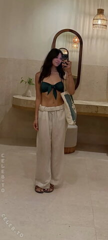Kira Kosarin nude photo 39