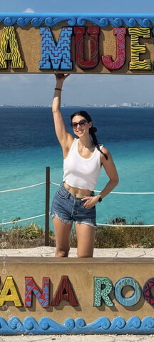 Kira Kosarin nude photo 26