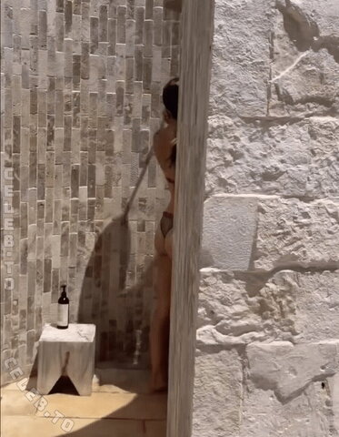 Kira Kosarin nude photo 28