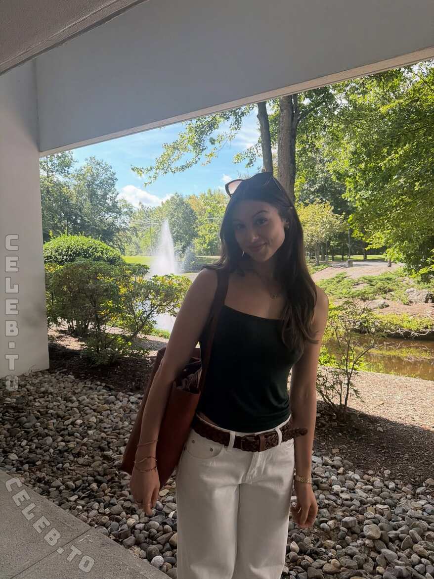 Kira Kosarin nude photo 3