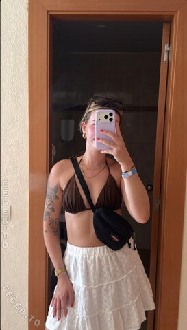 Kira Rodrigues Sexy (1 photo)