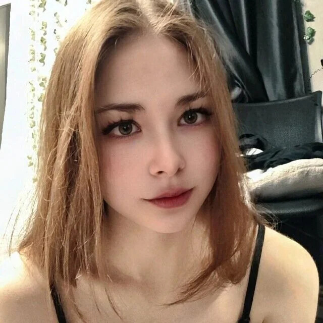 KiraLivee nude photo 3