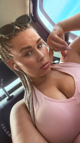 Kiraselina nude photo 1