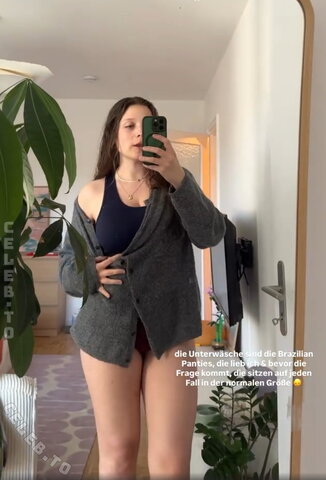 Kirasview nude photo 6