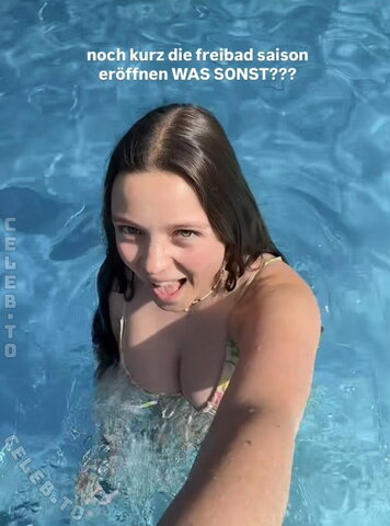 Kirasview nude photo 3