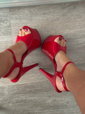 @kirstylouisewells Fresh (4 photos)