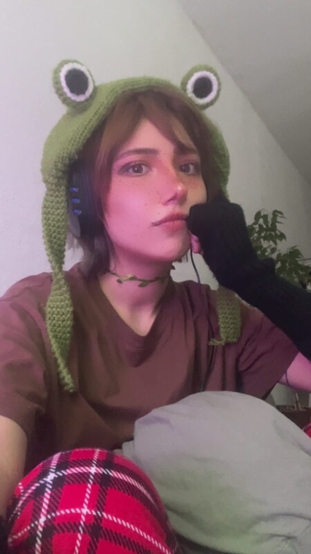 Kitsunamie nude photo 1