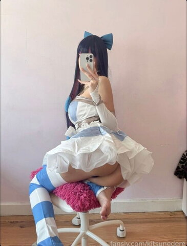 Kitsunedere nude photo 3