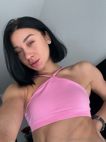 Kitty nude photo 4