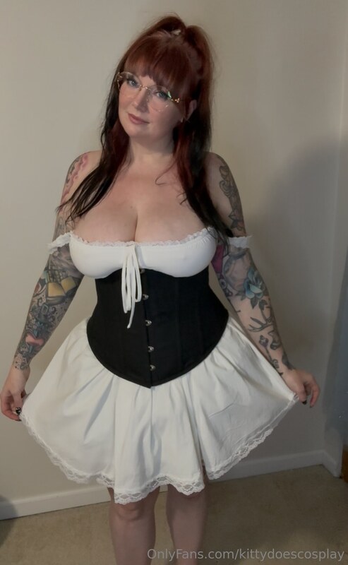 KittyDoesCosplay nude photo 2