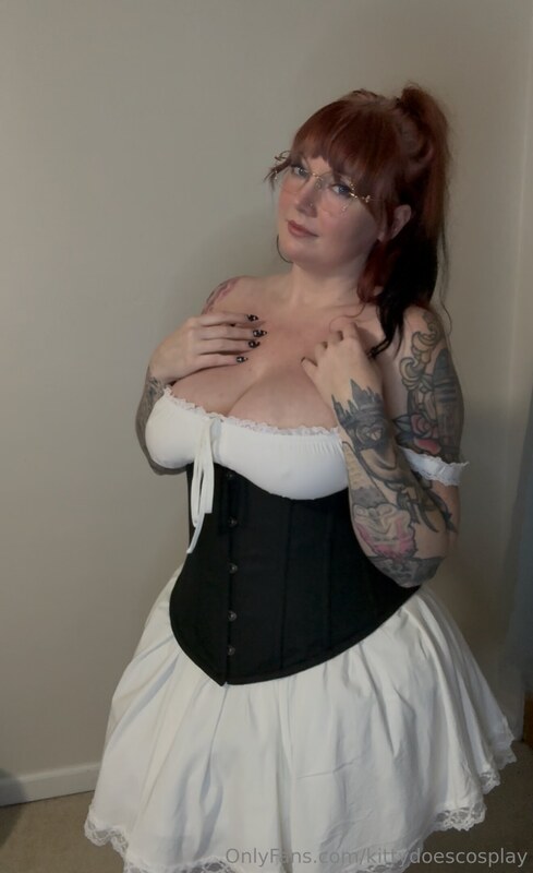 KittyDoesCosplay nude photo 5