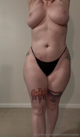 KittyDoesCosplay nude photo 37