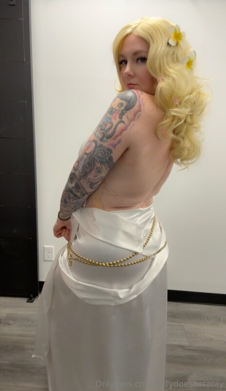 KittyDoesCosplay nude photo 5