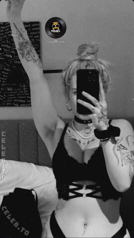 kittykattoni nude photo 31