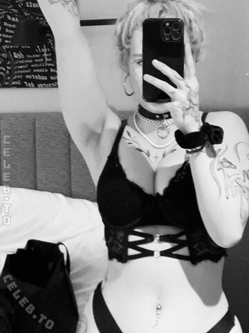 kittykattoni nude photo 33