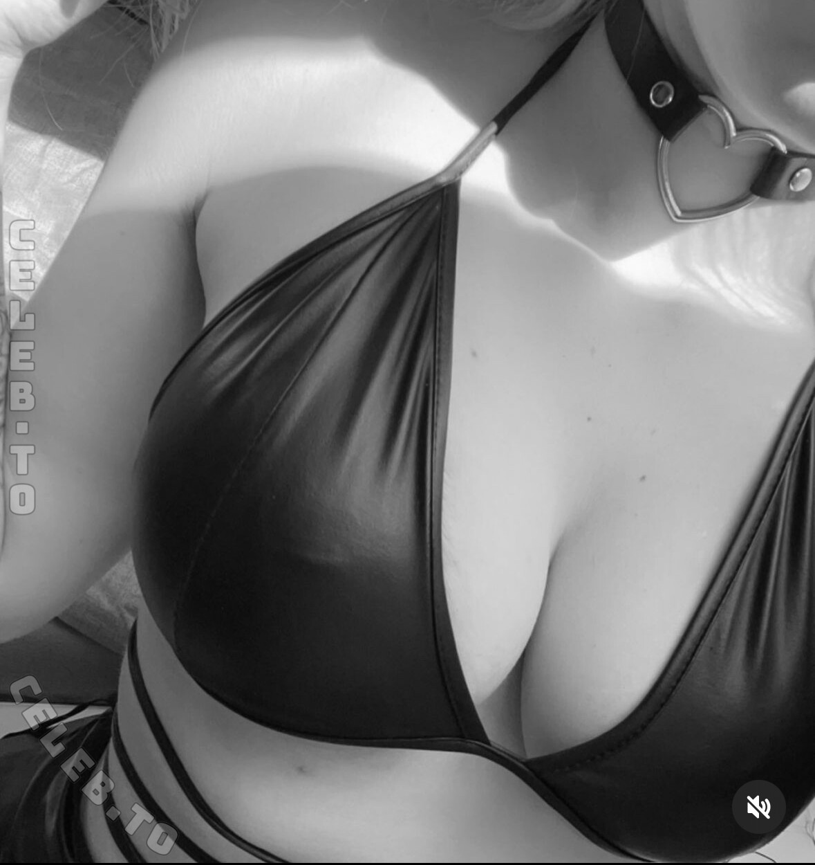 kittykattoni nude photo 2