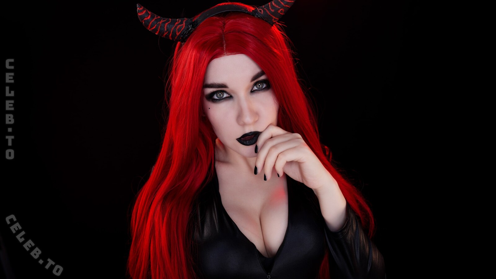 Kittyklaw nude photo 7