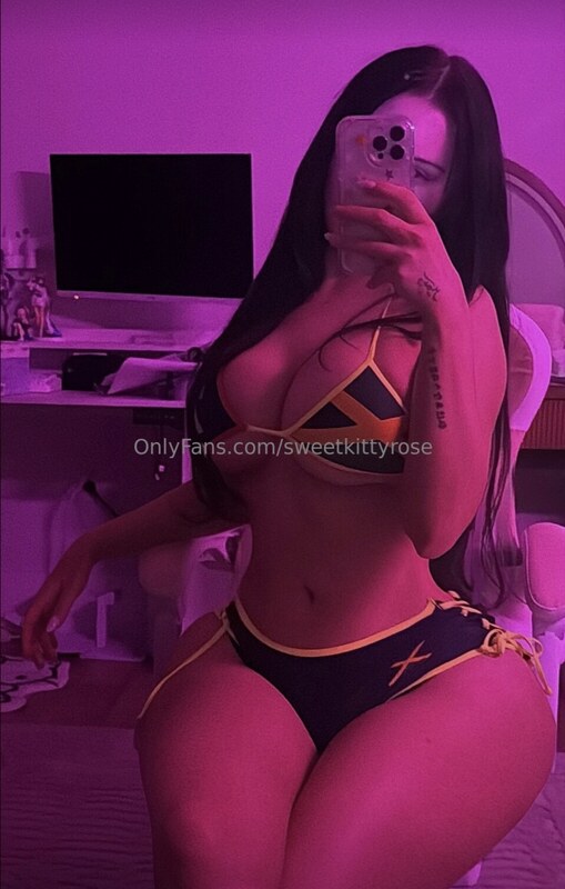 Kittytheasmrqueen nude photo 1