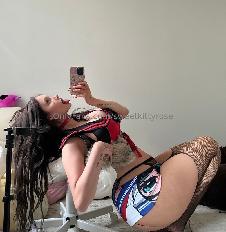 Kittytheasmrqueen nude photo 5