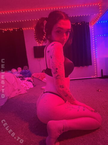 kkaywwaa nude photo 45