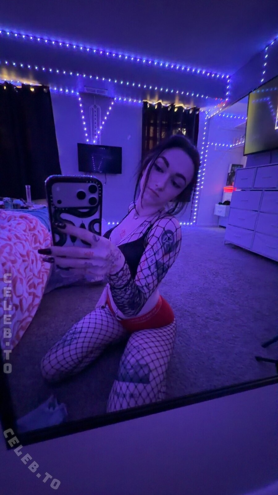 kkaywwaa nude photo 12