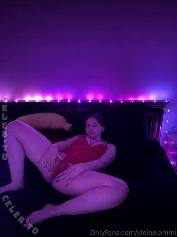Kleine.emmi nude photo 102