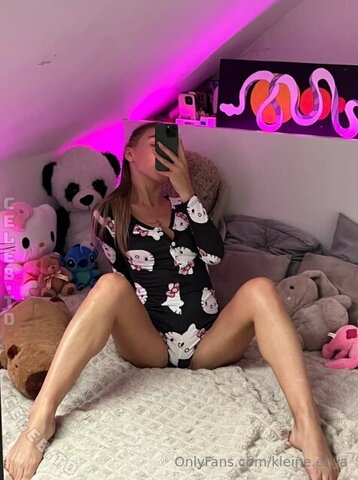 kleine.enya nude photo 61