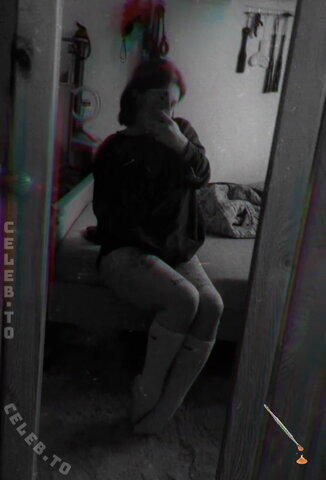 Kleinesmiststueck nude photo 2