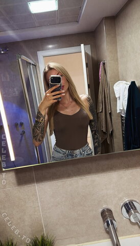 Knatternatter nude photo 1