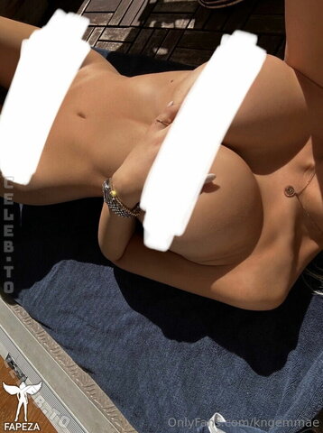 kngemmae nude photo 1