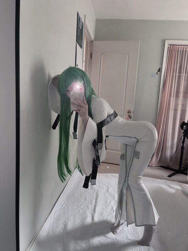 komocos nude photo 15