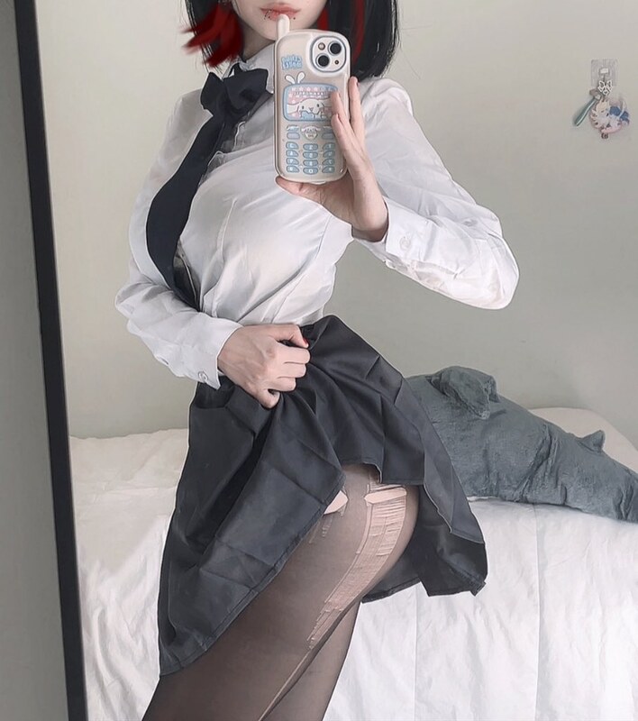komocos nude photo 16