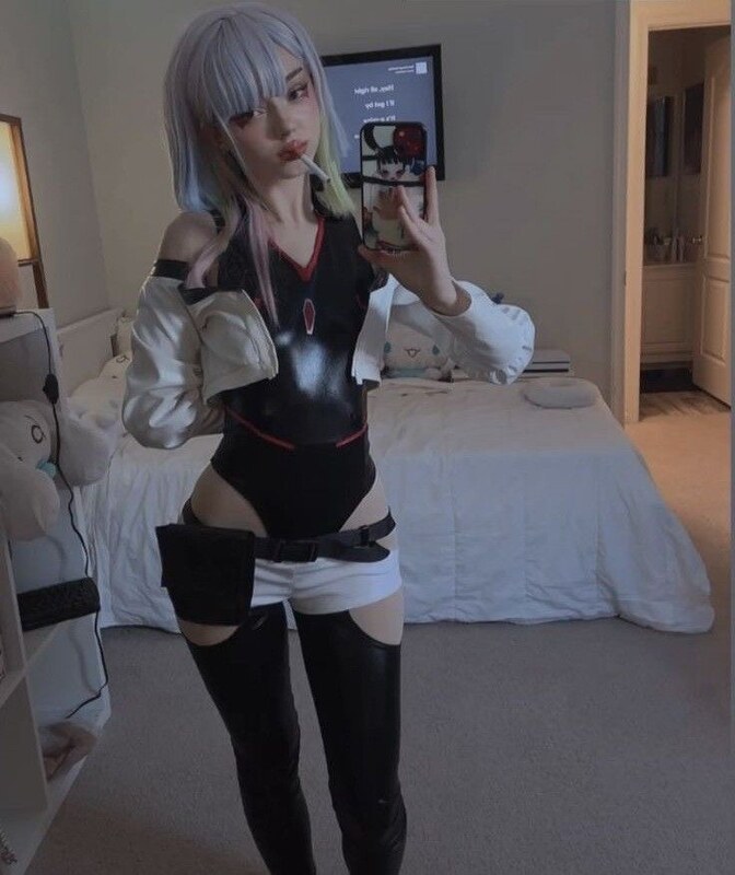 komocos nude photo 2