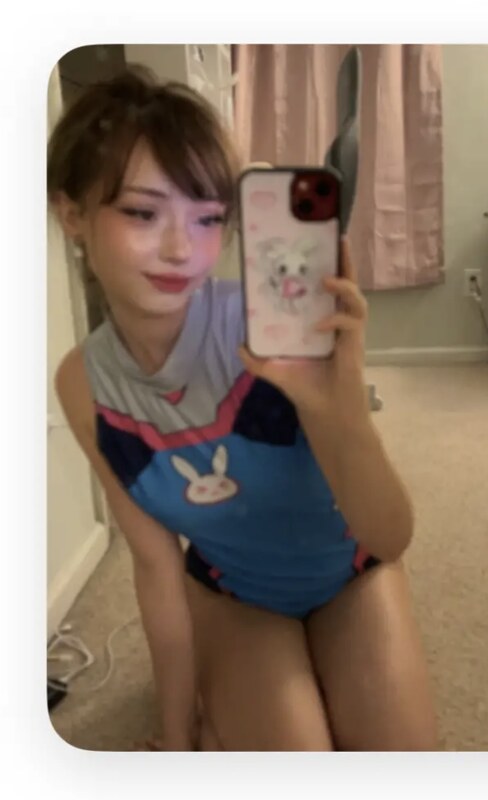 komocos nude photo 5