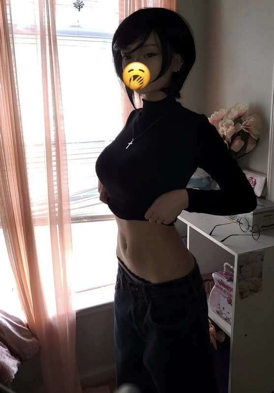 komocos nude photo 10