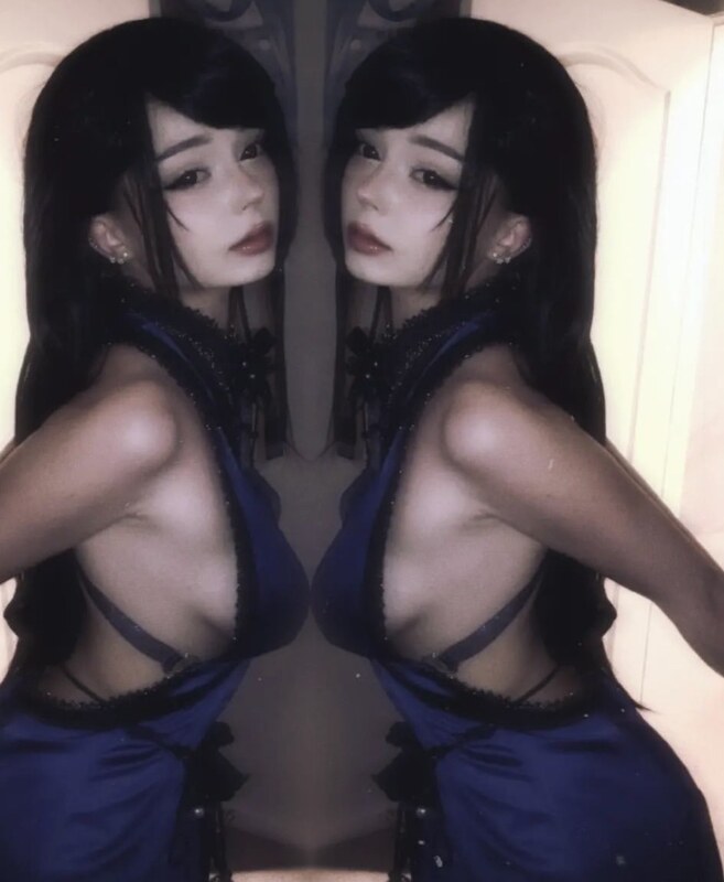 komocos nude photo 11