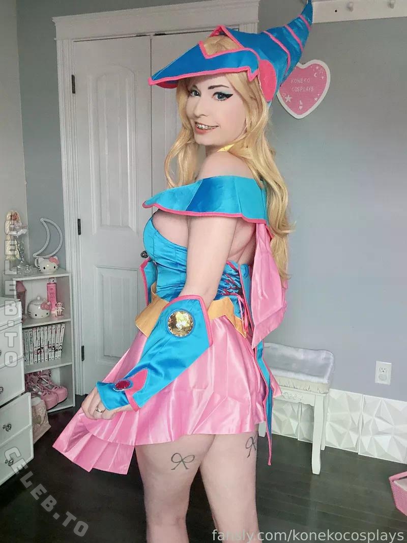 Konekocosplays nude photo 6
