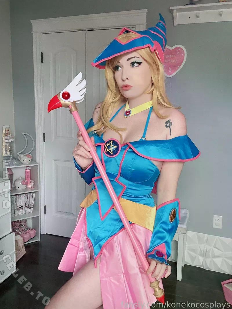 Konekocosplays nude photo 7